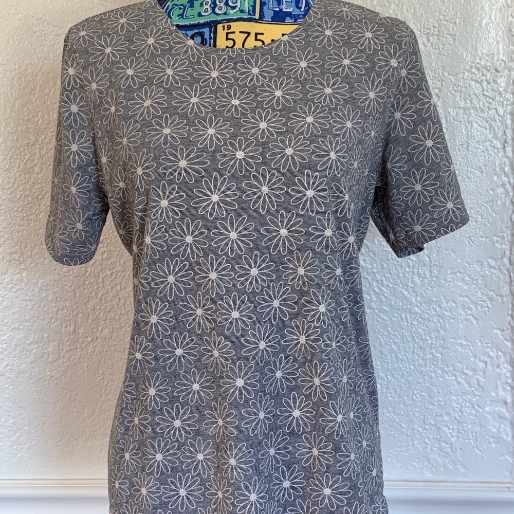 Cathy Daniels top with flowers